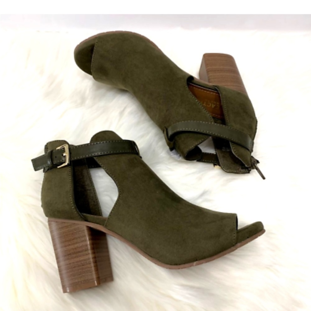 KENNETH COLE REACTION  OLIVE HIT HOODED BOOTIES 9